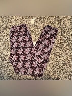 LuLaRoe Black and White Dragon Print One Size Top